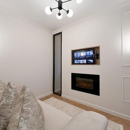 צ'יסינאו Renthouse Apartments Neoclassic מראה חיצוני תמונה